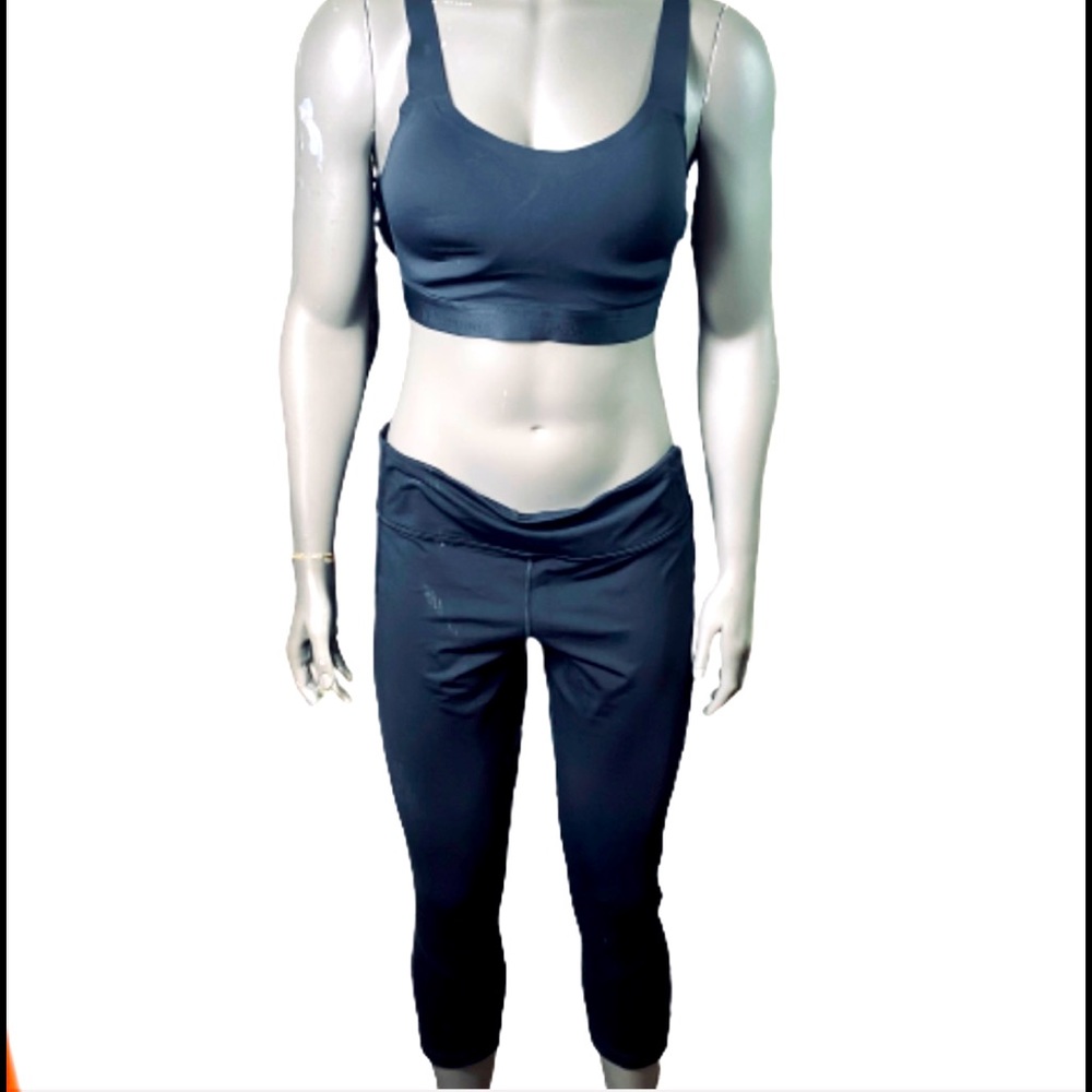 Pre-loved Lulu crop Pants and Lulu Fine Bra Set